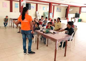 Cambiemos armas por guitarras. ONG Amist-Colombia.